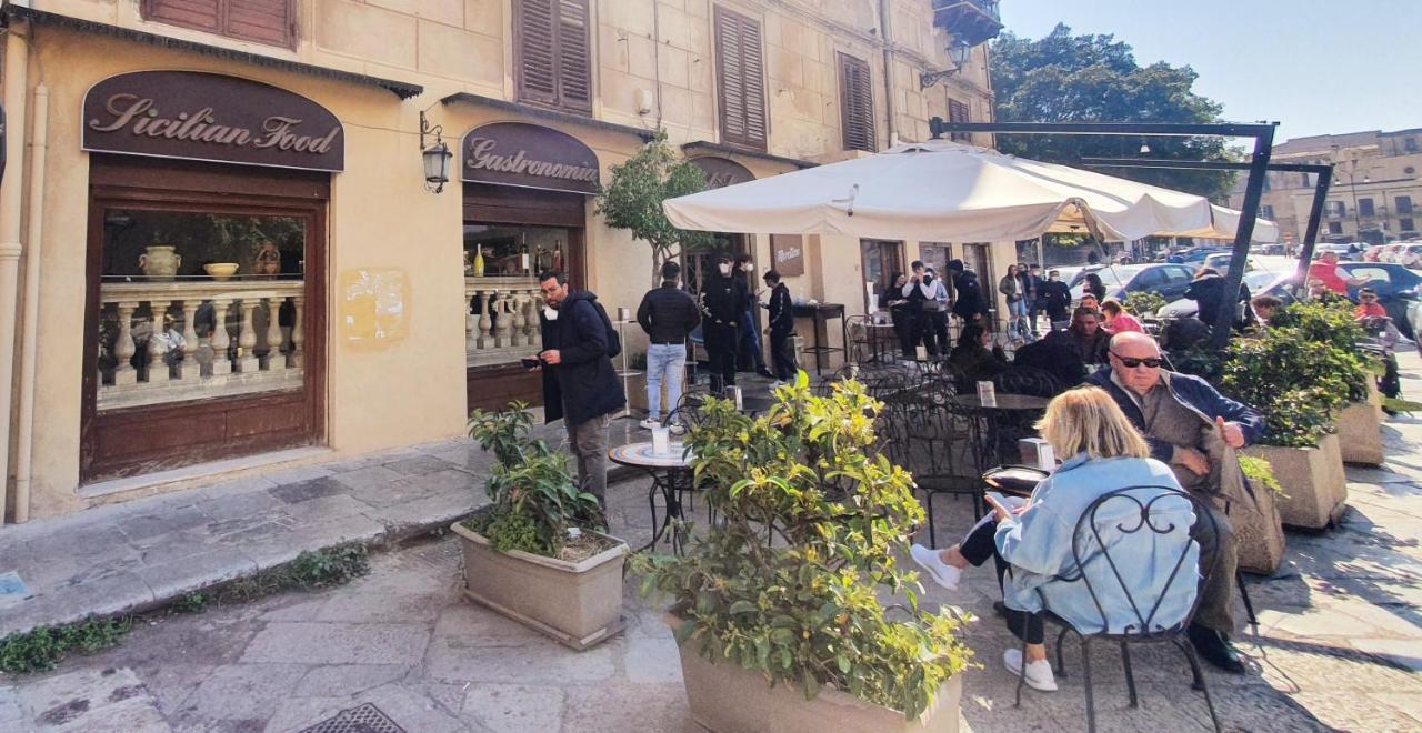 Garibaldi Rooms 29 - Piazza Marina A Palermo - In Pieno Centro. Exterior photo